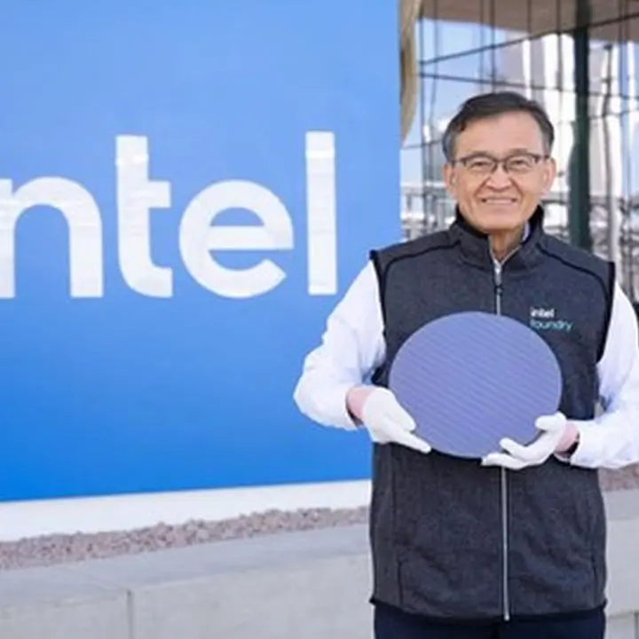 Trump Umumkan Apple Akan Pesan Chip ke Intel, Belum Ada Komentar Resmi