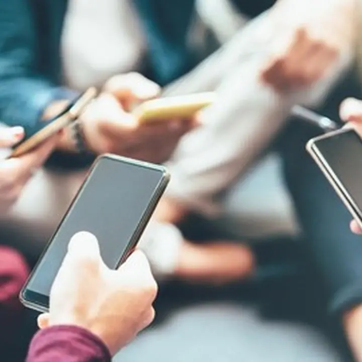 Peneliti: Smartphone Percepat Penurunan Angka Kelahiran di AS