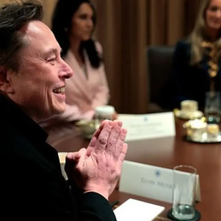 Elon Musk Resmi Menjadi Triliuner Setelah SpaceX Go Public
