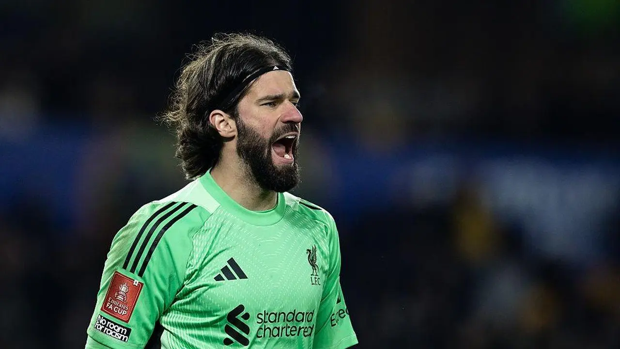Alisson Becker Diharapkan Jadi Pilar Pengayom di Liverpool Era Baru