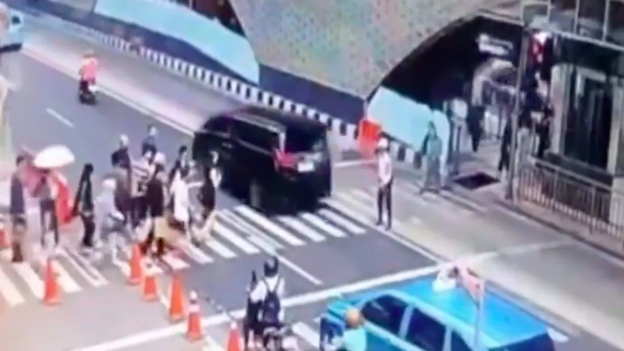 Alphard Terobos Zebra Cross HI: Ini Penjelasan Polisi Soal Pajak dan Kepemilikan Pelat Palsu