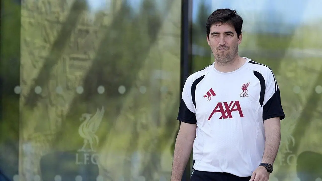 Andoni Iraola Ungkap Kebutuhan Liverpool: Prioritas Utama Posisi Winger