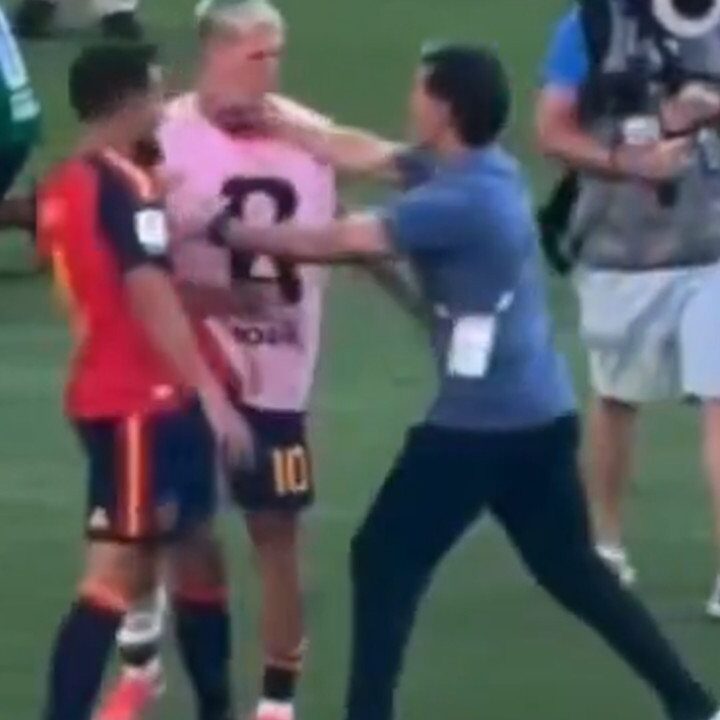 Ayala Akui Dorong Dani Olmo, Siap Minta Maaf