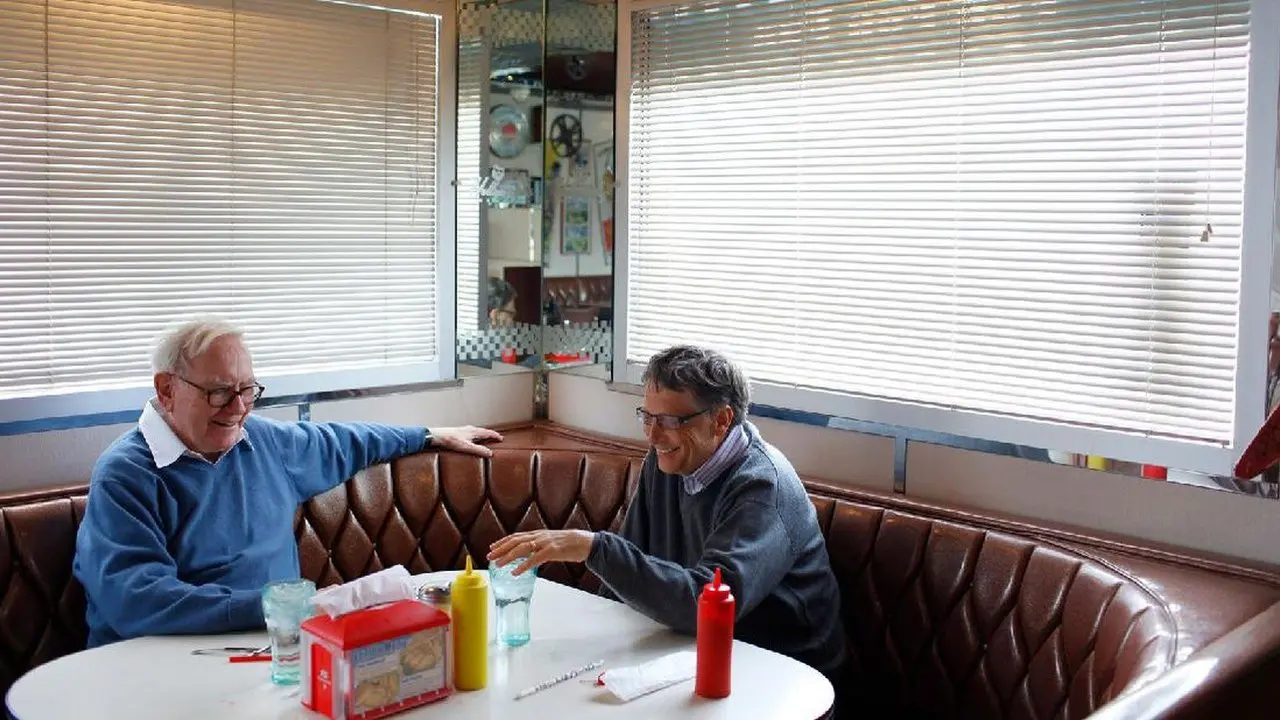 Bill Gates Perbaiki Hubungan dengan Warren Buffett Pasca Skandal Epstein