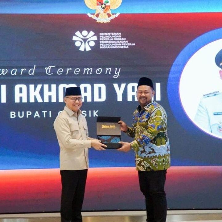 Bupati Gresik Raih Penghargaan Nasional atas Perlindungan Anak Pekerja Migran