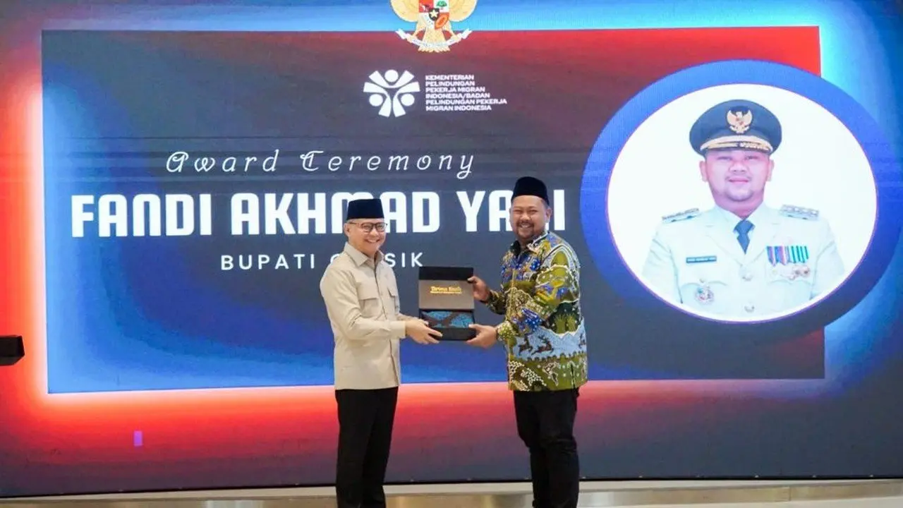 Bupati Gresik Raih Penghargaan Nasional atas Perlindungan Anak Pekerja Migran