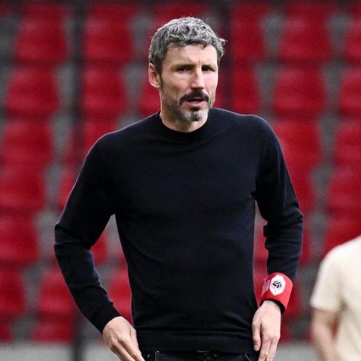 Courtois Sambut Van Bommel sebagai Pelatih Baru Belgia
