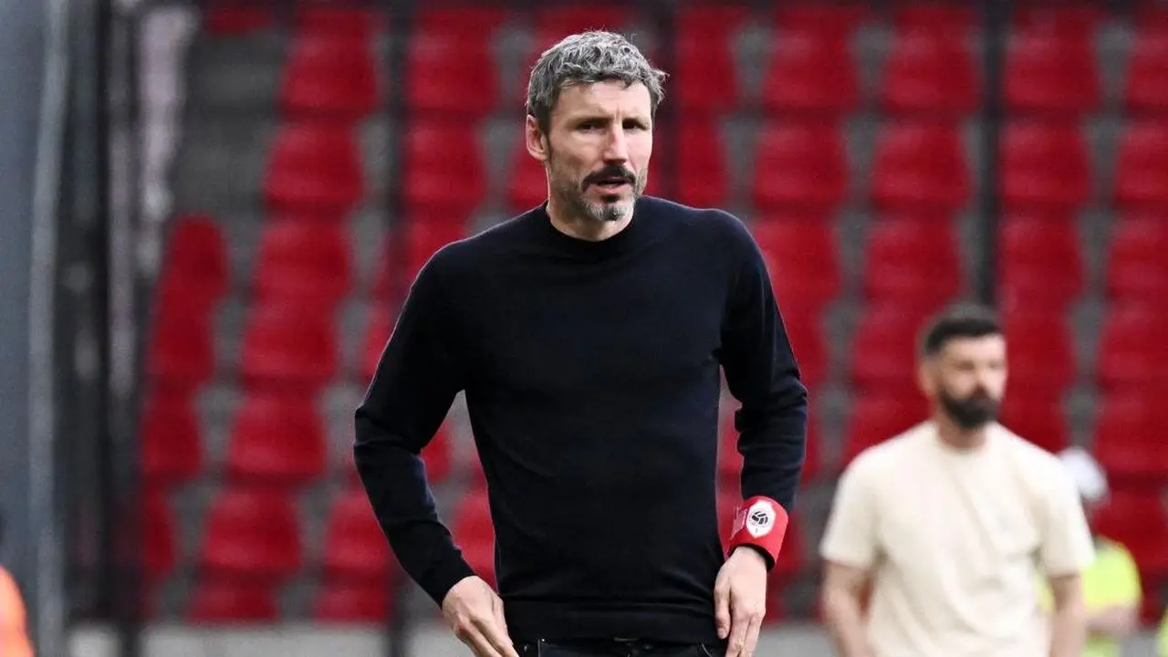 Courtois Sambut Van Bommel sebagai Pelatih Baru Belgia