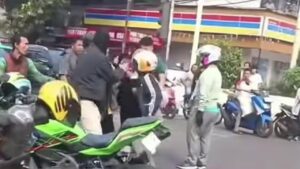 Senggolan Di Persimpangan Berujung Pemukulan, Polisi Selidiki Pengendara Ninja Di Tebet