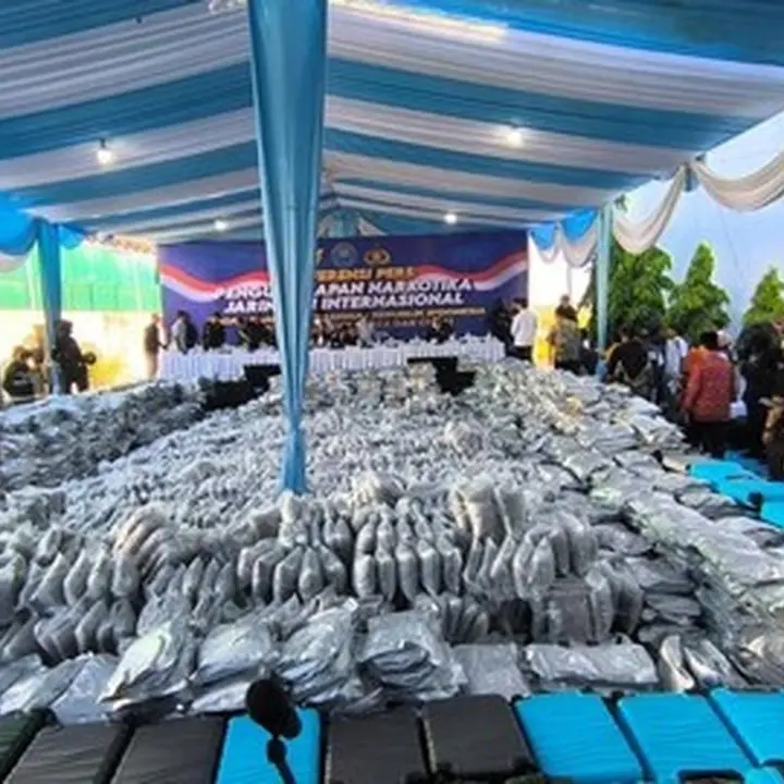 BNN Ungkap 3,37 Ton Kuncup Ganja Di Gresik yang Diduga Untuk Cairan Vape