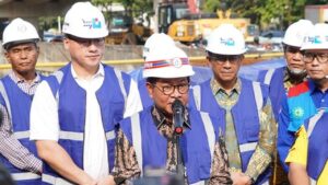 Pramono Tinjau Flyover Latumenten Didampingi Kenneth, Progres Capai 55,2%