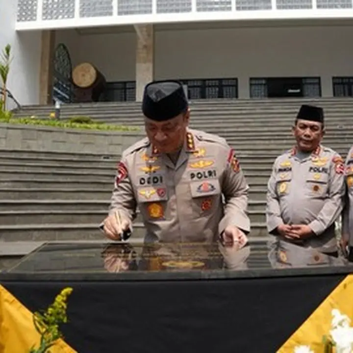 Wakapolri Resmikan Revitalisasi Masjid Panggilan Sujud, Tekankan Pendidikan Spiritual