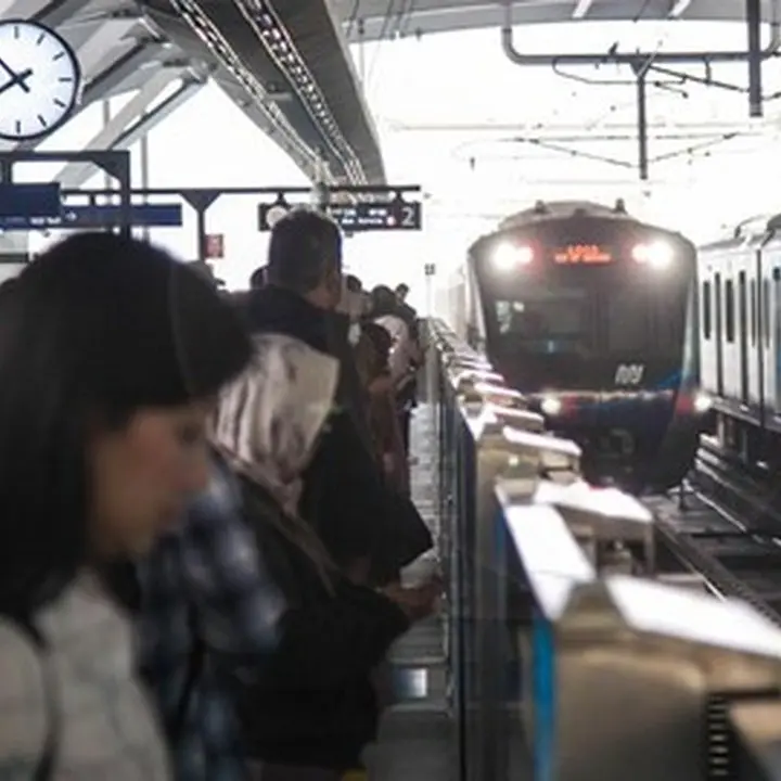 MRT Jakarta Minta Maaf Setelah Kereta Berhenti Mendadak di Sekitar Senayan
