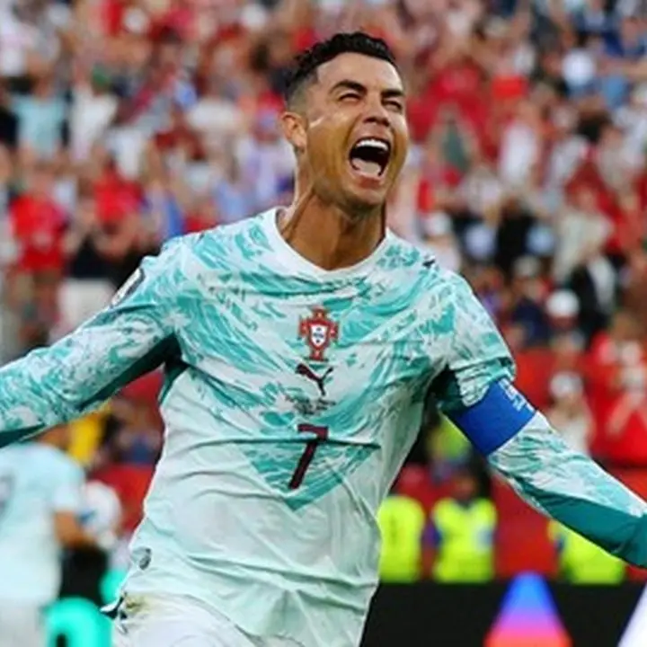 Netizen Heboh: Ronaldo Diduga Ucap ‘Bismillah’ Sebelum Penalti