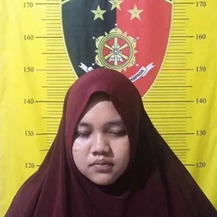 Polisi Tangsel Tahan Wanita 20 Tahun Terkait Penjualan Emas Palsu di 20 Toko