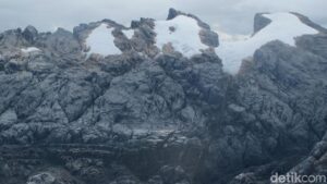 BRIN Tegaskan Es Abadi Puncak Jaya Tak Akan Kembali: Penyebab dan Data Pemantauan