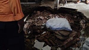 Tanah Amblas Mengancam Rumah Warga Pasir Muncang, Lima Jiwa Berisiko