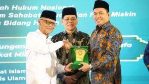KPPU dan MUI Tandatangani Kerja Sama Awasi Kemitraan UMKM di Sektor Syariah
