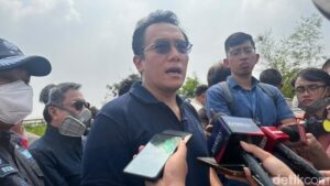 Wamen LH Soroti Bahaya Kebakaran TPA Jatiwaringin: “Bisa Lebih Eksplosif”
