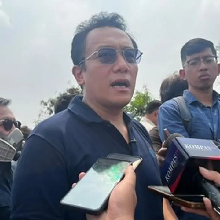 Wamen LH Sentil Warga yang Menonton Kebakaran TPA Jatiwaringin