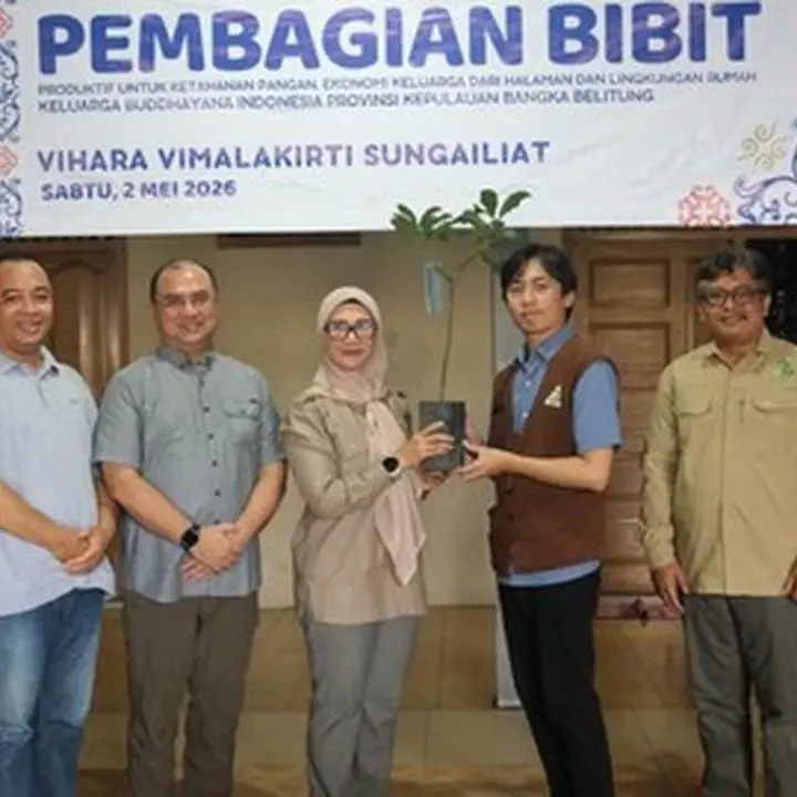 Melati Salurkan 5.000 Bibit Dan Rp5 Juta Untuk Pupuk Ke Warga Sungailiat