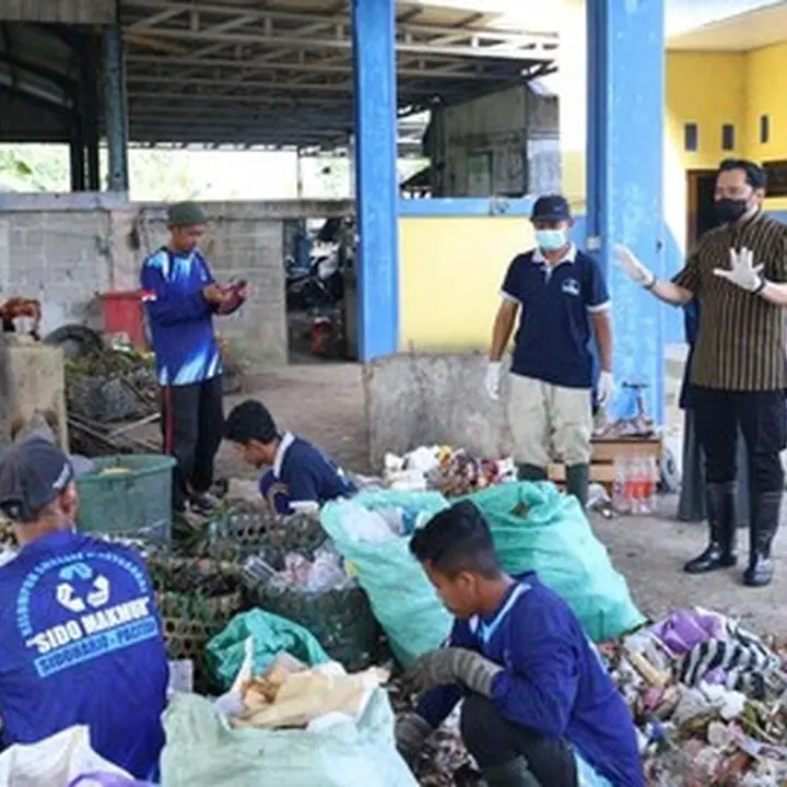 Ibas Dorong Pengelolaan Sampah Berbasis Masyarakat Saat Kunjungan ke Pacitan