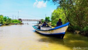 Nelayan Pandeglang Tetap Berlayar Meski Anak Krakatau Berstatus Siaga III