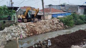 Perbaikan Dimulai, Jembatan Ambles di Cipayung Depok Ditutup Sementara