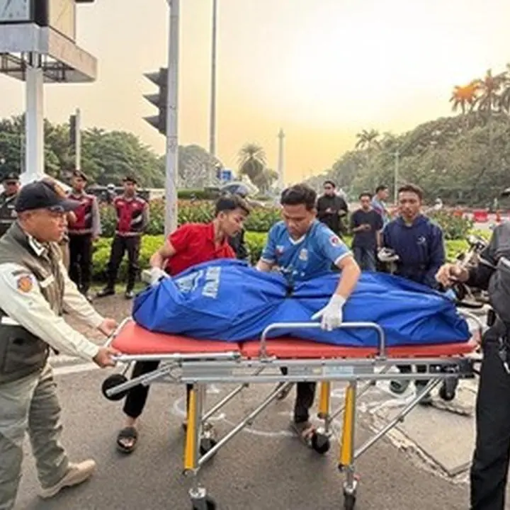 Pengendara Ojek Online Meninggal Dalam Kecelakaan di Bundaran Patung Kuda