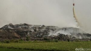 Heli Tambahan Dikerahkan, OMC Belum Bisa Dilakukan Atasi Kebakaran TPA Jatiwaringin