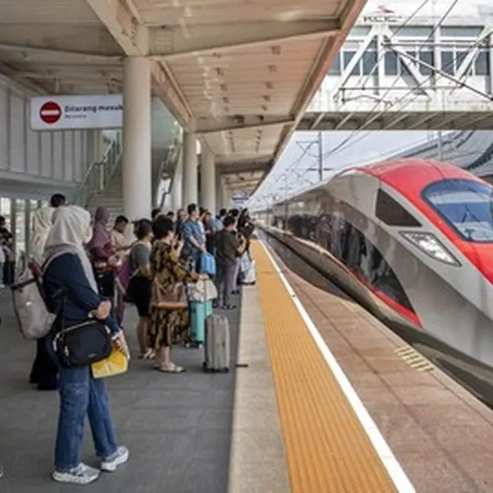 Syarat Tambahan Anak Gratis di Kereta Cepat Whoosh dan Aturan Reschedule