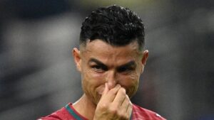 Zlatan Sindir Ronaldo Usai Portugal Tersingkir, Unggah Foto Bahagia