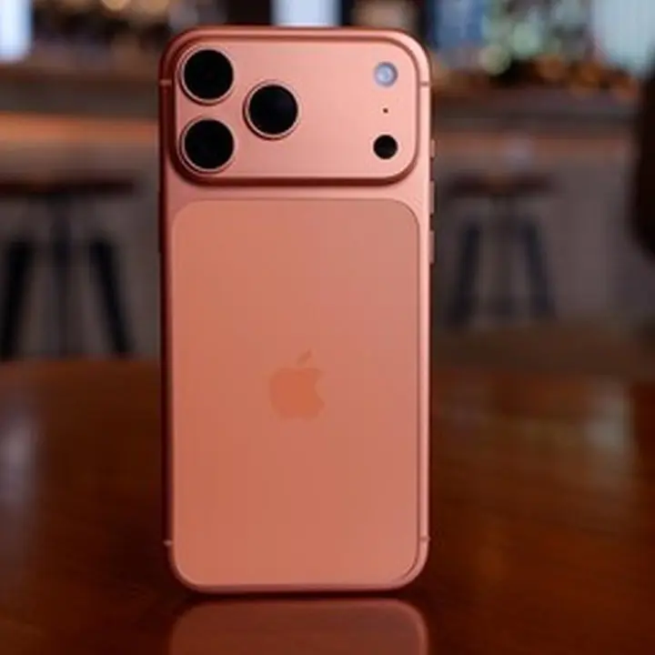iPhone 17 Pro Max Dimakamkan Dalam Kapsul Waktu Amerika, Akan Dibuka Tahun 2276