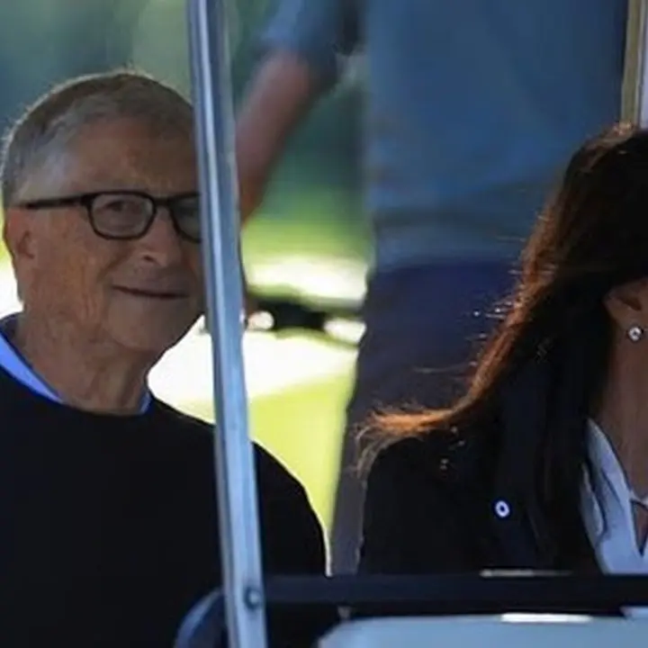 Gates Hadir di Sun Valley Bersama Paula Hurd Saat Disorot Soal Hubungan dengan Epstein