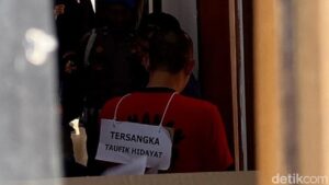 Taufik Hidayat Jalani Rekonstruksi Kasus Penyekapan di Mapolda Jabar
