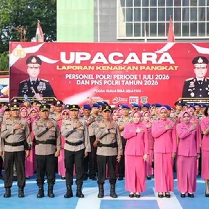 Kapolda Sumsel Anugerahkan Kenaikan Pangkat kepada 1.465 Personel pada Hari Bhayangkara ke-80
