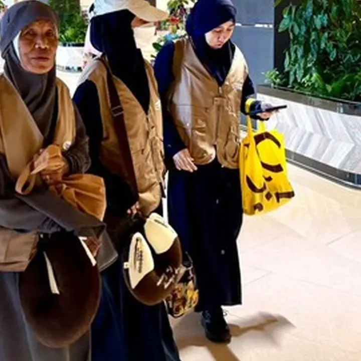 Andre Rosiade Penuhi Janji, Penarik Becak Sampah Dari Padang Berangkat Umrah