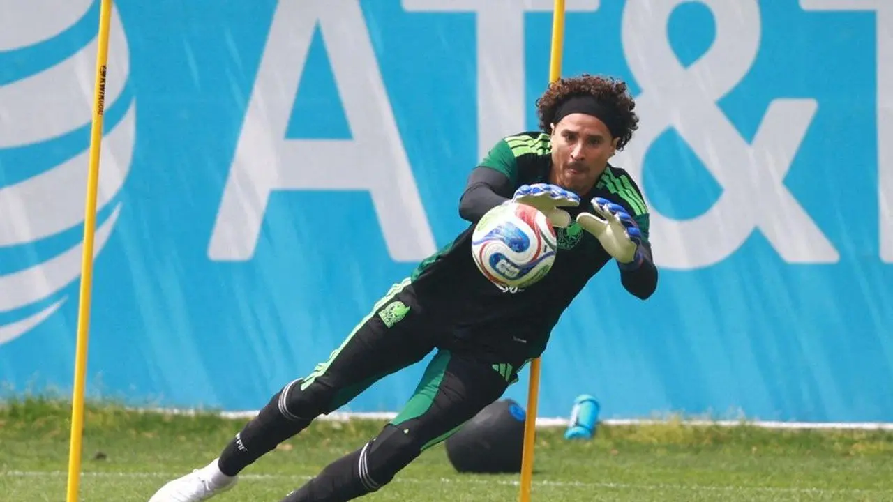Guillermo Ochoa Gantung Sarung Tangan, Akhiri Karier Legendaris Usai 6 Piala Dunia