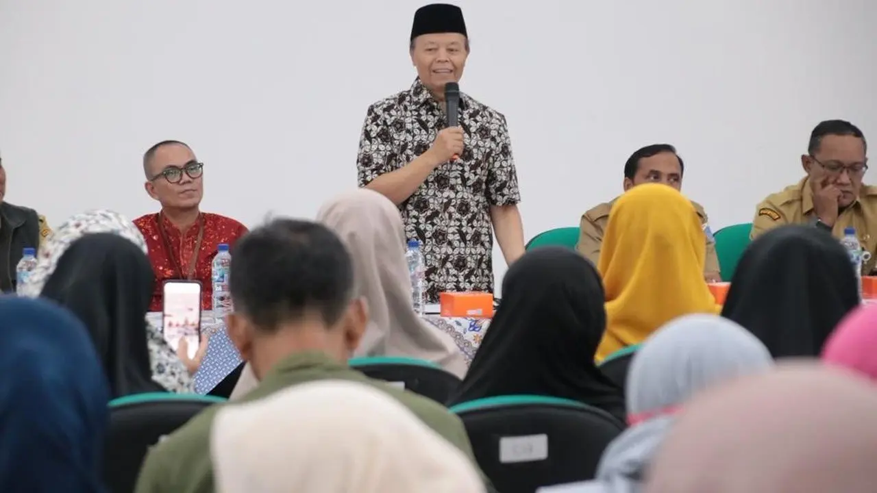Hidayat Nur Wahid Dorong Penerima PKH Manfaatkan Bantuan Usaha Kemensos