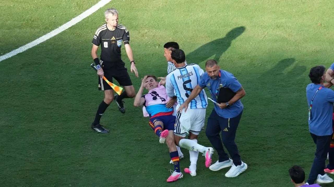 Insiden Panas Pascafinal Piala Dunia 2026: Paredes Cekik Garcia dan Dorong Gavi