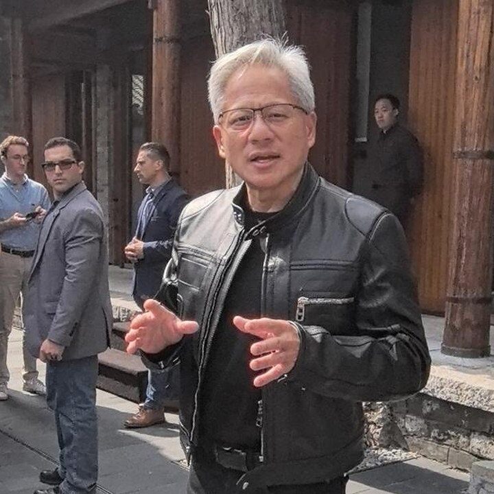 Jaket Kulit Jensen Huang Bekas Terjual Rp 17,2 Miliar di Lelang Sotheby’s