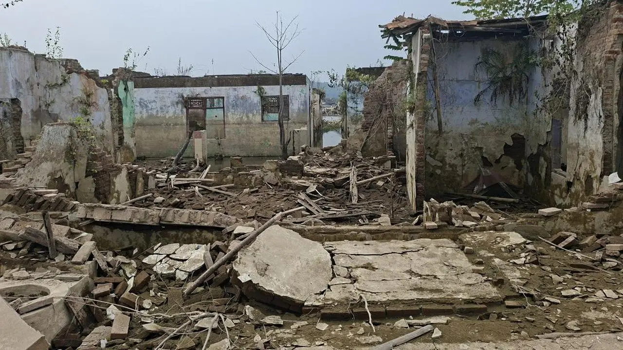 Kampung Somang yang Tenggelam: Dari Lokasi Syuting Film Horor Menjadi Cerita Misteri