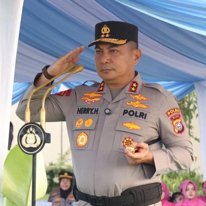 Kapolda Riau Tekankan Pelayanan Publik untuk Bangun Kepercayaan Masyarakat