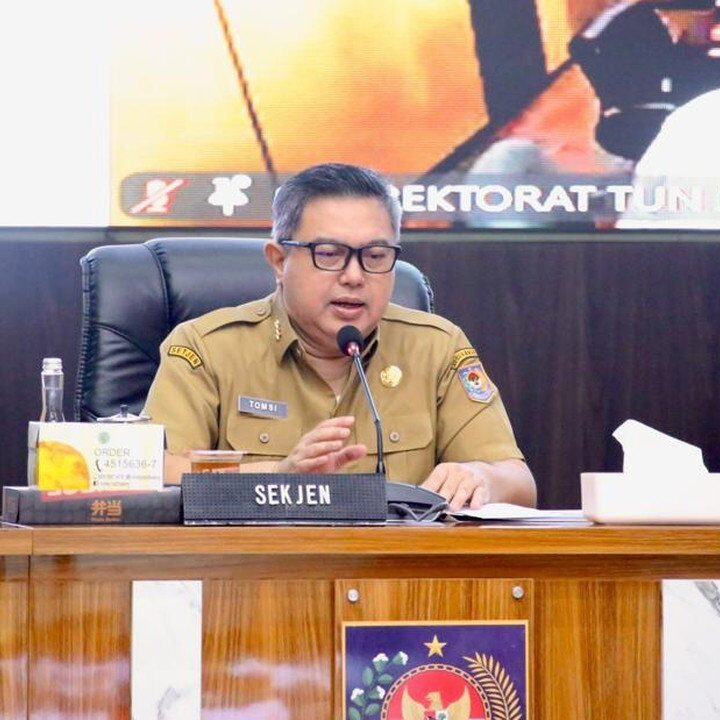 Kemendagri Dorong Gelar Pasar Murah Jelang HUT RI, Bulog Siap Operasi Beras