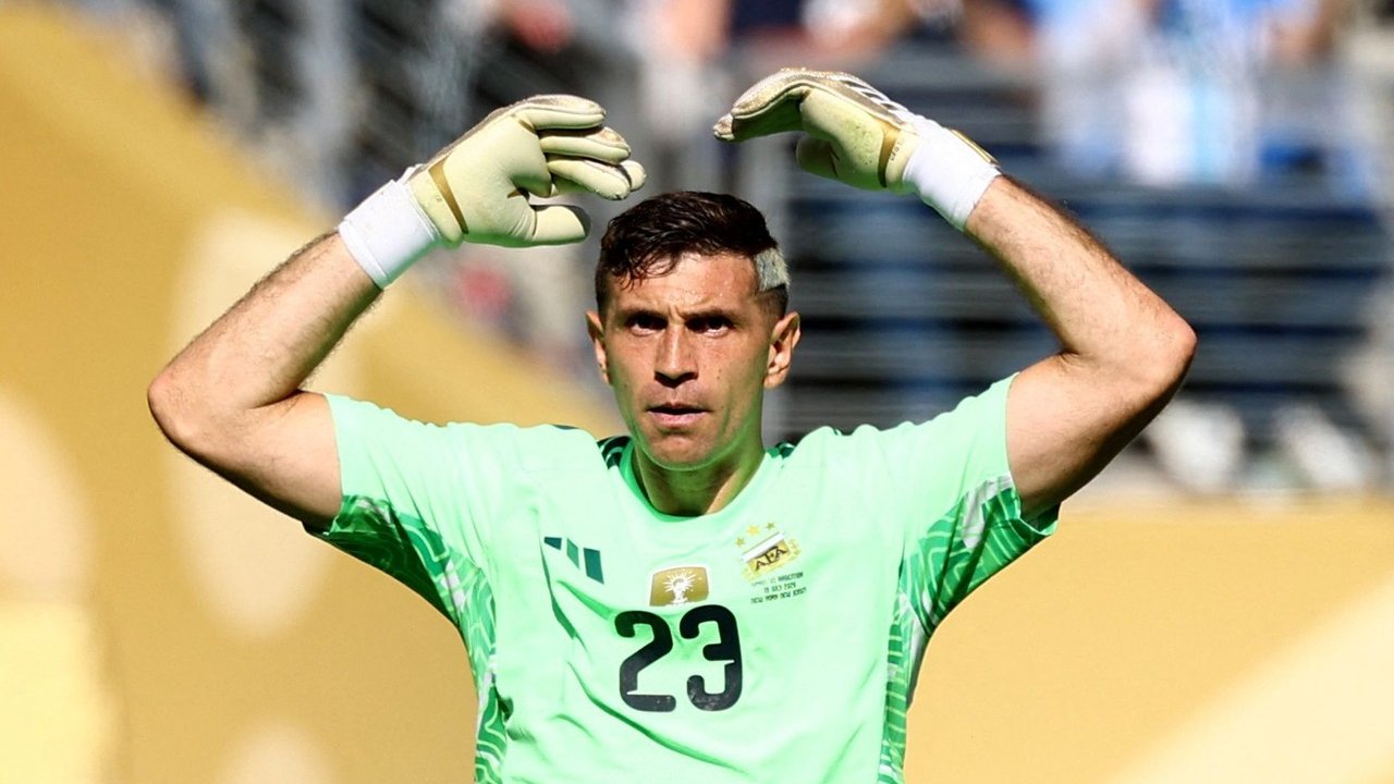Kiper Argentina Pecahkan Rekor Penyelamatan di Final Piala Dunia, tapi Tetap Kalah