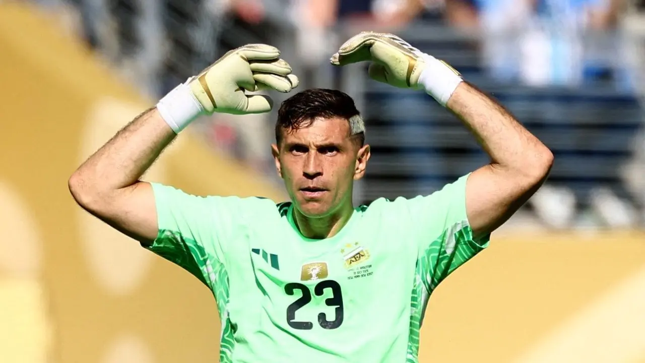 Kiper Argentina Pecahkan Rekor Penyelamatan di Final Piala Dunia, tapi Tetap Kalah