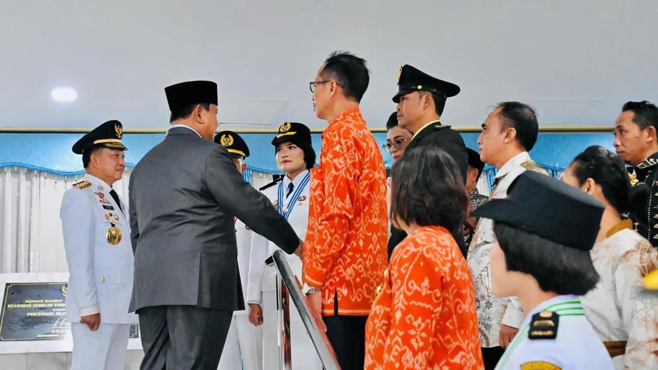 Kisah Inspiratif Orang Tua Lulusan Terbaik IPDN: Bangga dan Haru di Pelantikan Praja Muda