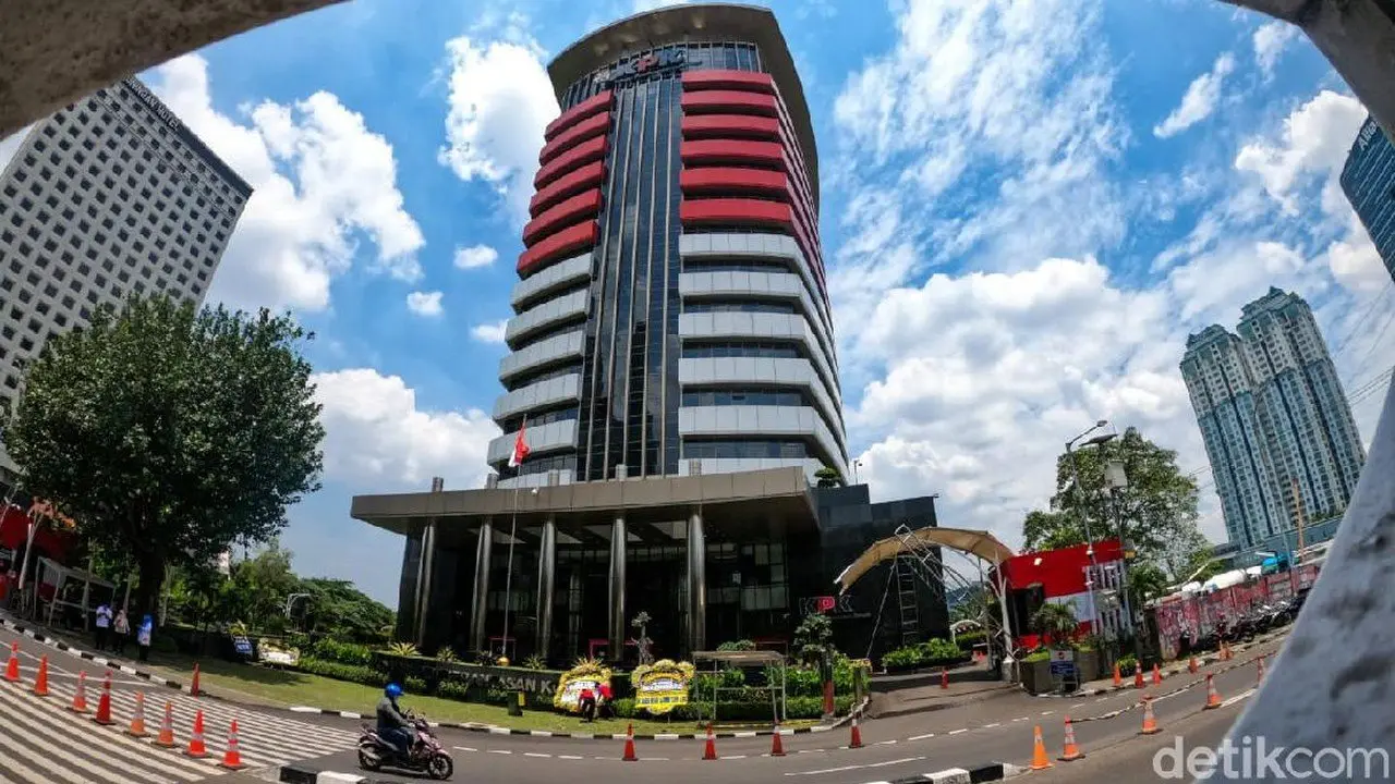 KPK Panggil Ulang Ketua DPRD Kuansing, Periksa Saksi Kasus Suap Bupati Suhardiman