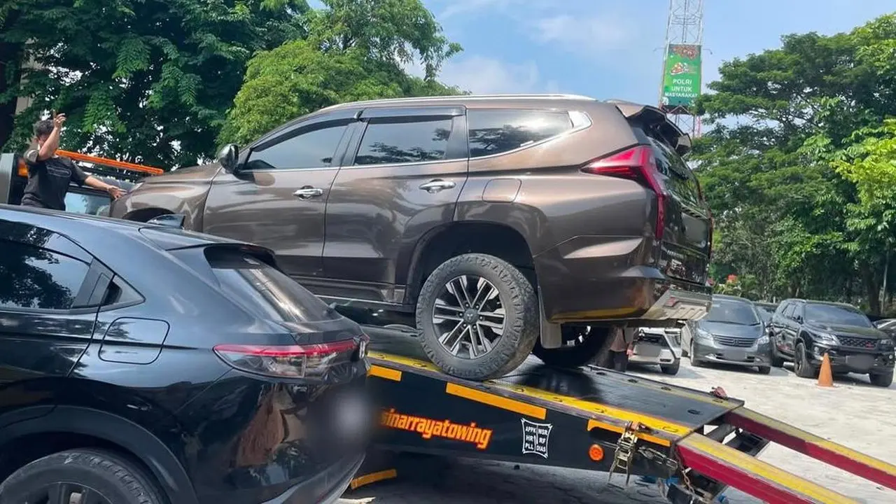 KPK Sita Pajero Sport Milik Istri Kedua Bupati Kuansing Terkait Suap