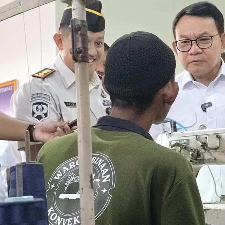 KSP Dudung Abdurachman Blusukan ke BLK Konveksi Nusakambangan, Sapa Warga Binaan